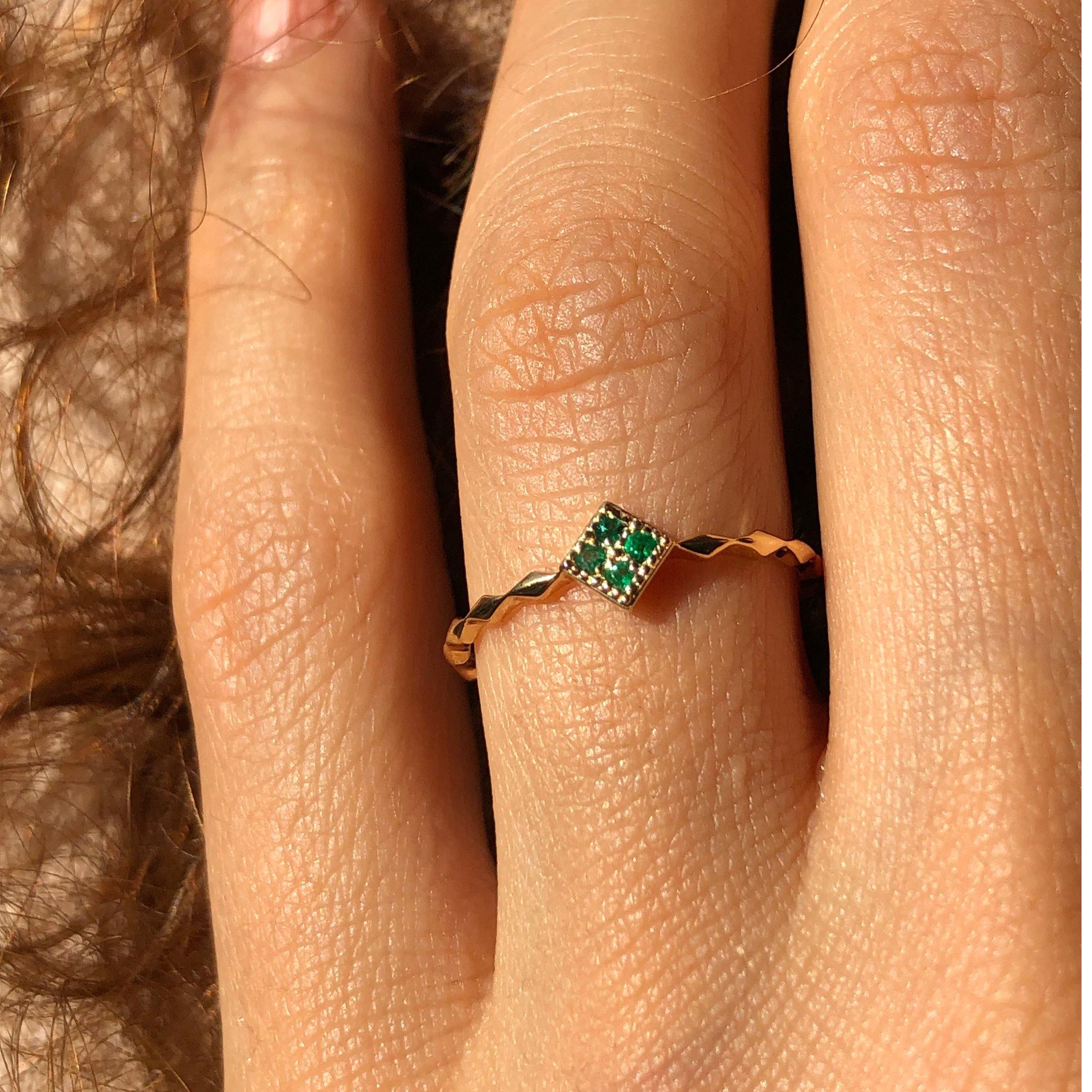 Emerald Square 18K - Rufweite Switzerland