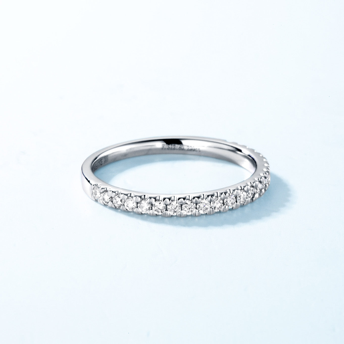 Bellevue Diamonds I Eternity Band IV.