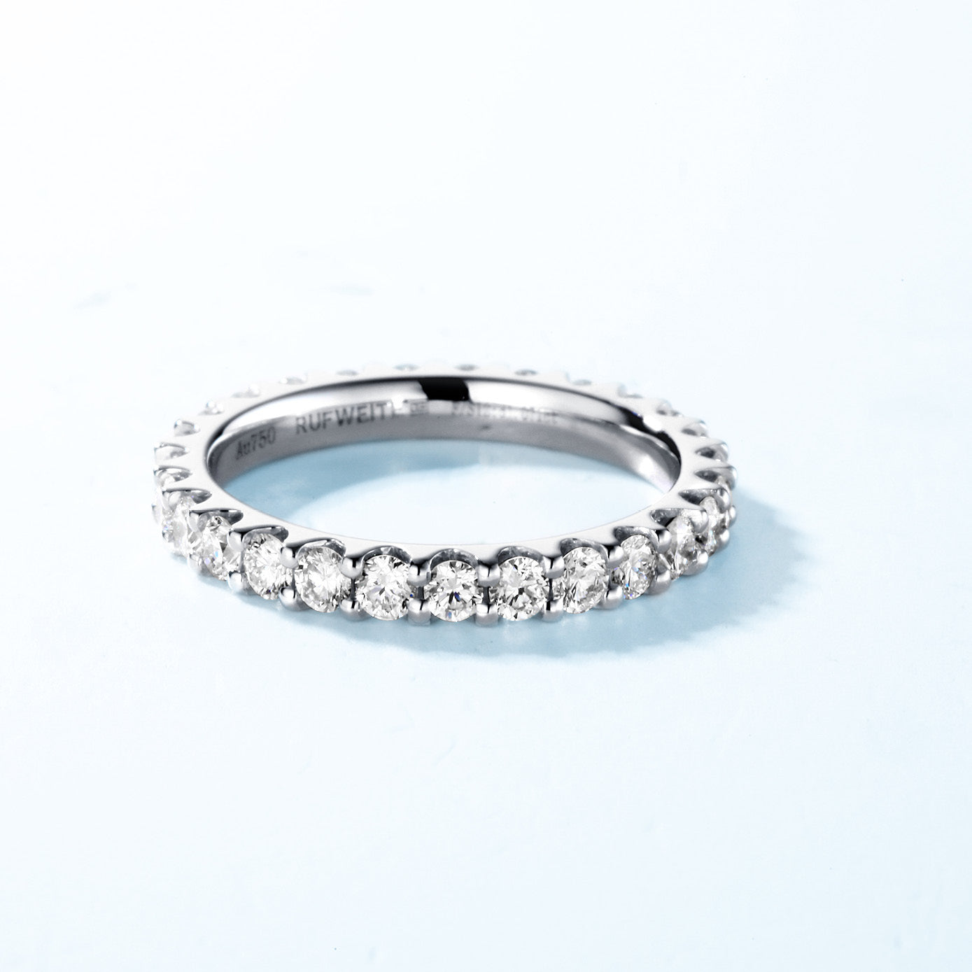 Bellevue Diamonds I Eternity Band VI.