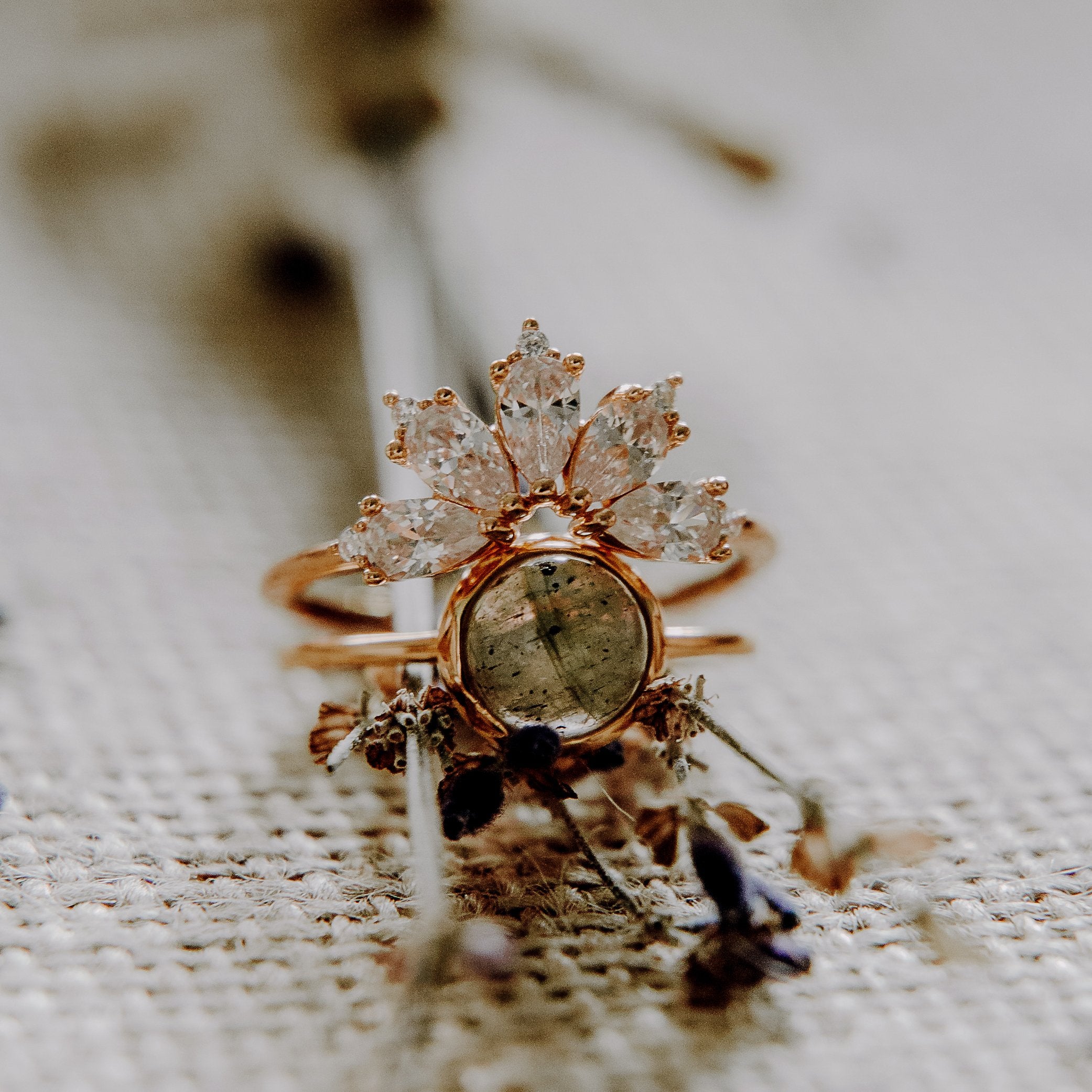 Labradorite Uni Ring™