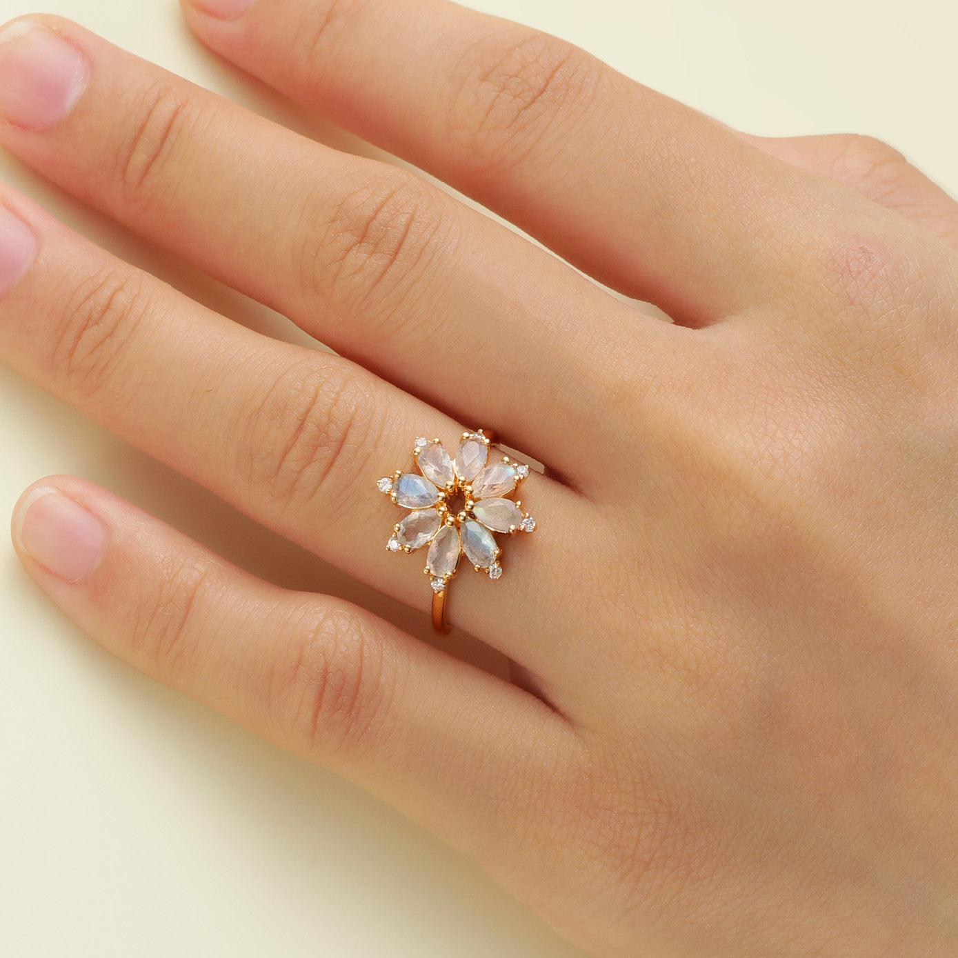 Bellevue Crown™ Solid Gold