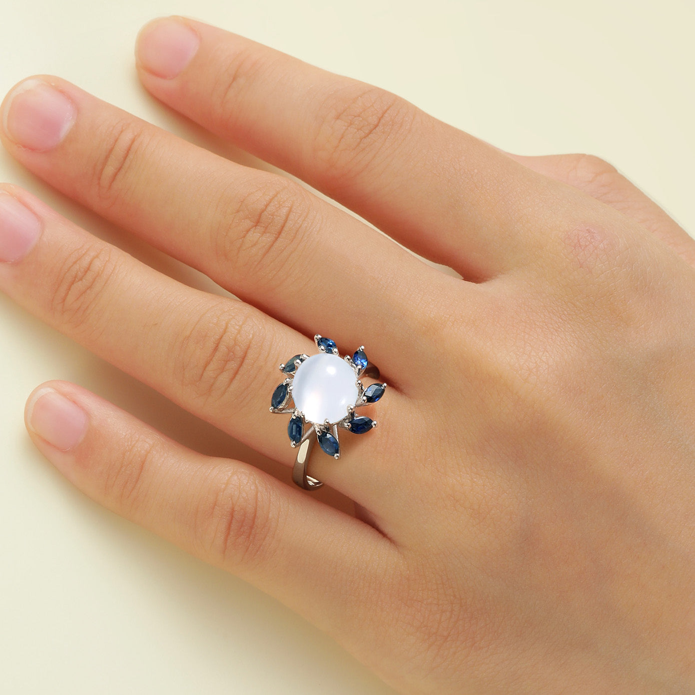 Sample Sale I 15 I Moonstone Saphir Flower